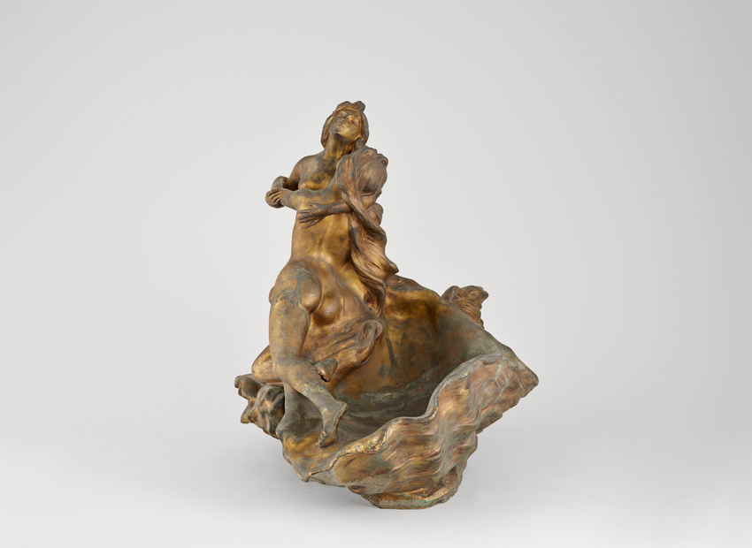 Raoul Larche - Deux femmes enlacées, vasque