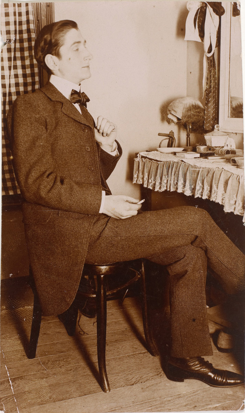 Jean d' Albignac - M. Signoret dans le rôle de Courard