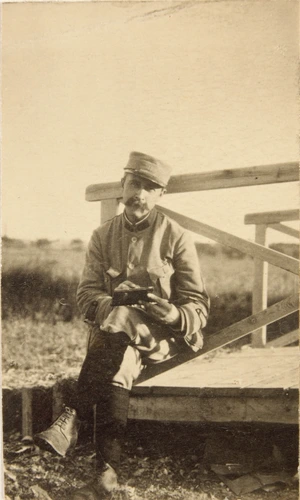 Jean Henry Van Marcke de Lummen assis, en uniforme - Louis Robert