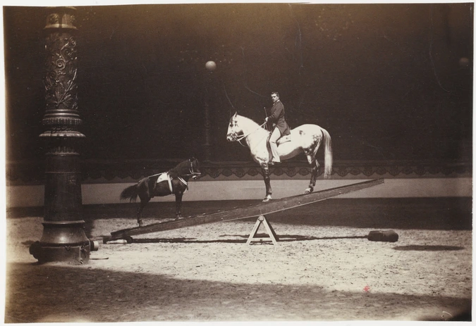 Albert Londe - Hippodrome de l'Alma, poney et dresseur à cheval sur une bascule