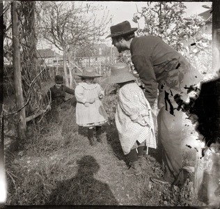 Edouard Vuillard - Bonnard avec deux fillettes, Roussel accroupi, l'ombre de Vui...