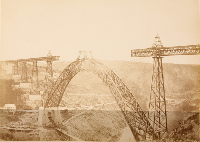 Anonyme - Viaduc de Garabit, vue prise de la rive droite le 18 avril 1884