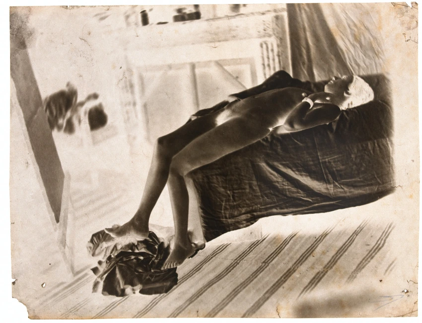 Charles Nègre - Etude d'après nature : nu allongé sur un lit dans l'atelier de l...
