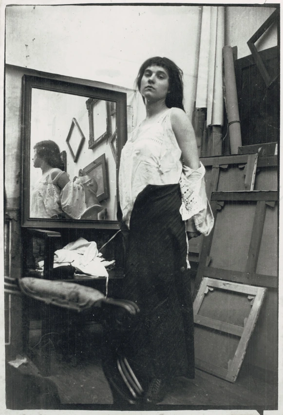Pierre Bonnard - Modèle retirant sa blouse dans l'atelier parisien de Bonnard