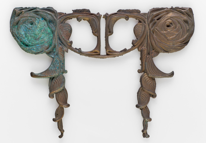 Paul Follot - Plaque à motif de roses et feuillage pour poignée (?)