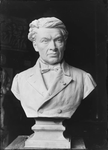 Louis Emile Décorchemont - Le Docteur Auzoux, buste sur piédouche, par Louis Emi...