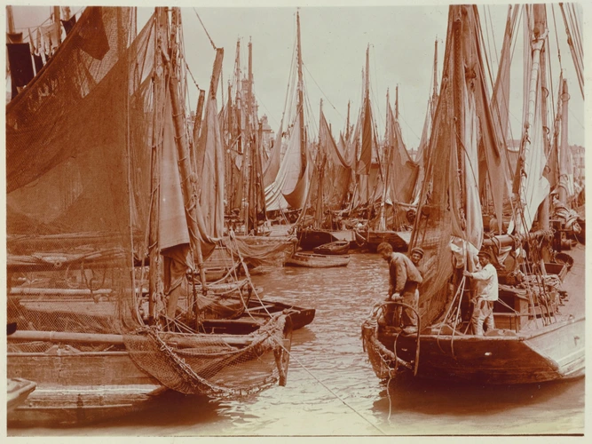 Charles Augustin Lhermitte - La Rochelle, scène de navigation dans le port