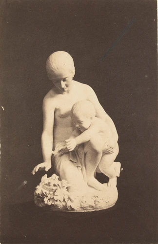Sculpture représentant une femme et son enfant - André Adolphe Eugène Disdéri