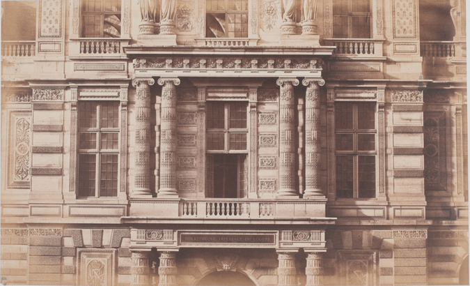 Édouard Baldus - La Façade du premier étage du pavillon de la Bibliothèque, pala...