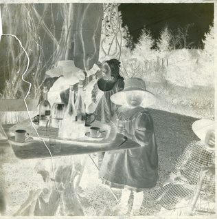 Edouard Vuillard - Le Repas de Vivette : Mme Mertzdorff donnant à manger à Vivet...