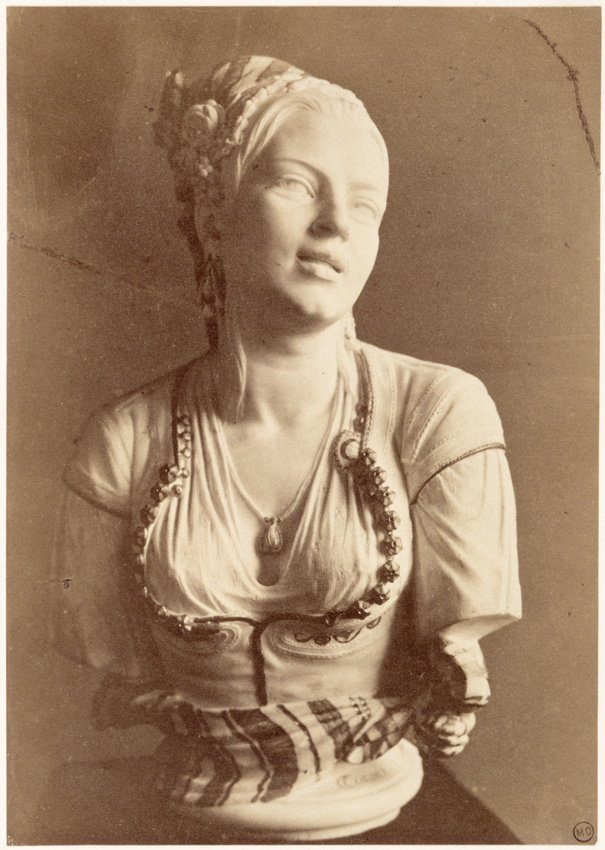 Charles Marville - "Métis, chanteuse, père turc, mère mauresque", sculpture de C...