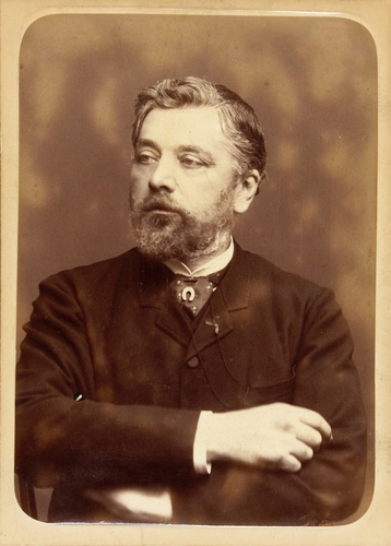 Ernest Appert - Gustave Eiffel de face, torse, bras sur la poitrine