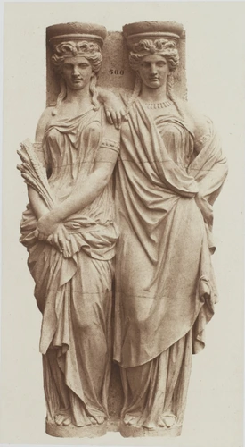Edouard Baldus - Cariatides, d'Astyanax Bosio, décor du palais du Louvre, Paris