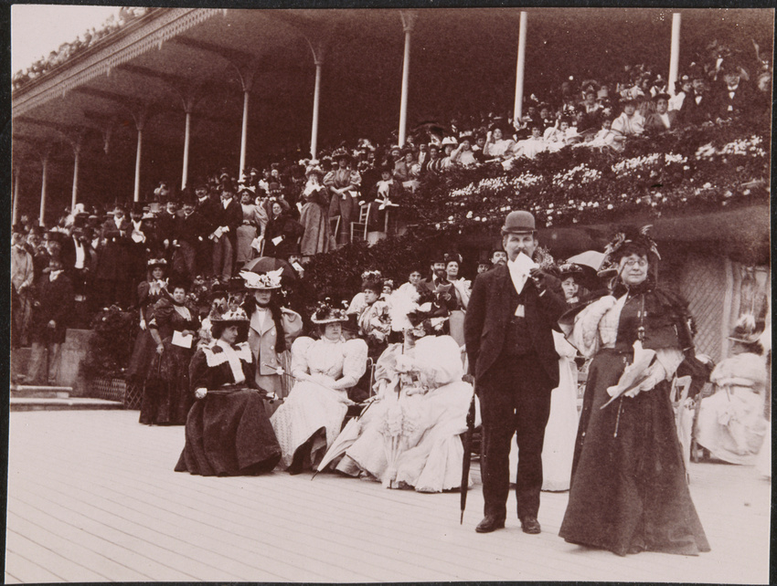 Henri Lemoine - Champs de courses, tribune