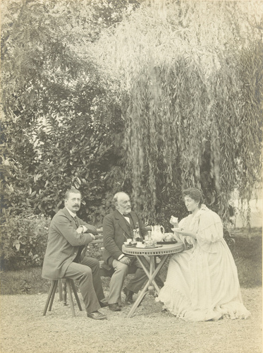Anonyme - Mr et Mme Salles prenant le café sous un saule pleureur