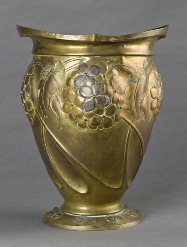 Lucien Bonvallet - Vase à décor d'hortensias