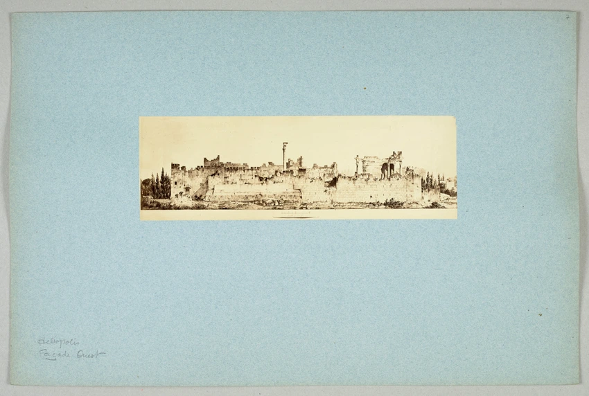 Photographie de dessin : Egypte, Héliopolis, le temple du soleil, vue des ruines à l'ouest - Anonyme