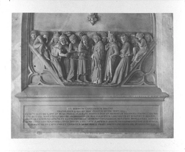 Hermann Emden - Monument de l'archevêque Mathieu de Bucheck, le relief dans le c...