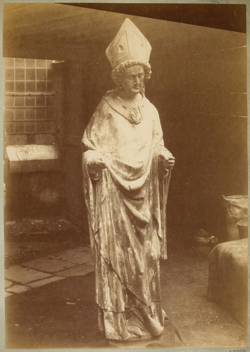 Statue d'évêque