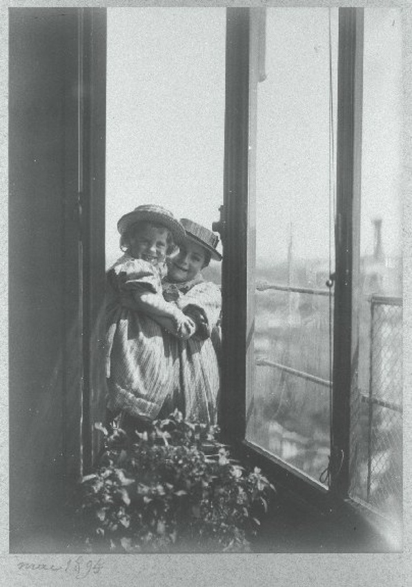 Gabriel Loppé - Zozo et sa soeur Gabrielle, Paris Mai 1894
