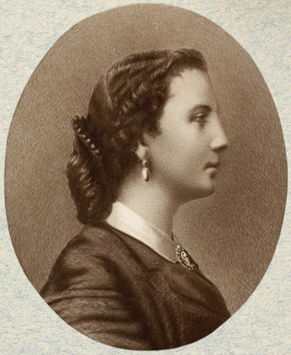 Braun, Clément & Cie - Portrait de Laure Eiffel Collin, buste de profil