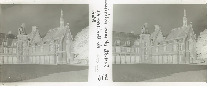E. Serve-Louvat - Chapelle et cour intérieure du château de Blois