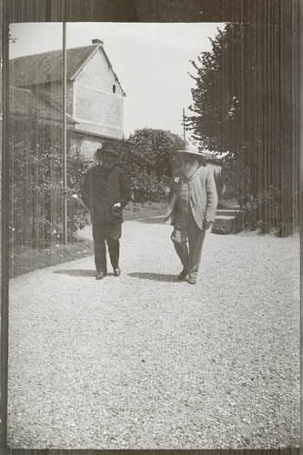 Pierre Bonnard - Claude Monet (et un personnage non identifié) marchant dans une...