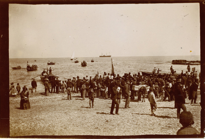 Auguste Delaherche - Castellamare del Golfo : la foule sur la plage