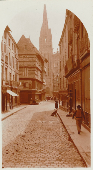 Charles Augustin Lhermitte - Quimper, la rue Kéréon et la cathédrale Saint-Coren...