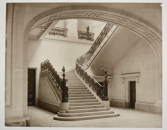 Chevojon - Paris, Palais de Justice, cage d'escalier et voûte porteuse
