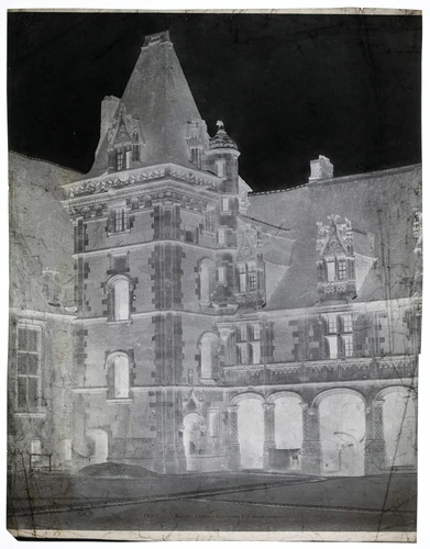Gustave Le Gray - Blois (Loir-et-Cher) - Château, aile Louis XII, escalier d'ang...