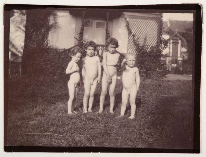 Pierre Bonnard - Les Enfants Terrasse, de gauche à droite : Renée, Charles, Jean...