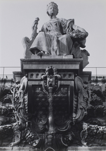 Jim Purcell - Statue symblisant la ville de Bordeaux par Jean-Baptiste Hugues, s...