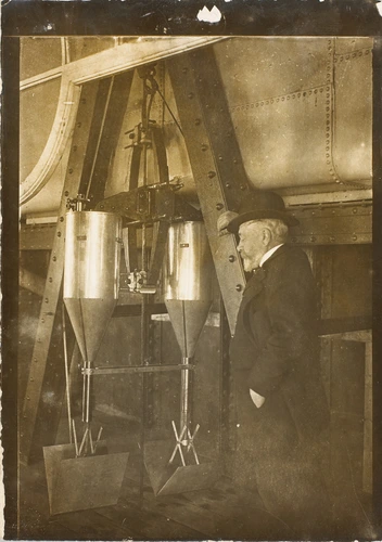 Henri Manuel - G. Eiffel et l'appareil de chute pour mesurer la résistance de l'...