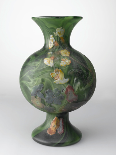 Emile Gallé | Émile GALLÉ (1846-1904) Vase à panse renflée et col étroit en verre à décor dégagé