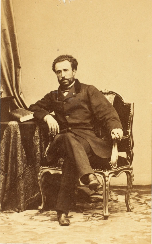 André Adolphe Eugène Disdéri - M.YTriack assis dans un fauteuil, le coude droit ...