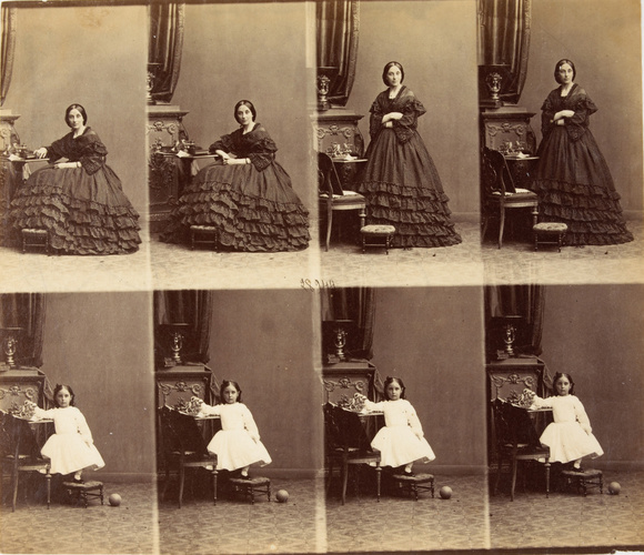 André Adolphe Eugène Disdéri - Mme Maxwell et sa fille en huit poses, quatre de ...