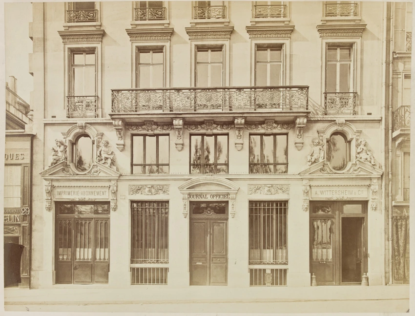 Hôtel des journaux officiels, 31 quai Voltaire à Paris 7e, partie basse de la façade principale, entrée - Louis-Emile Durandelle