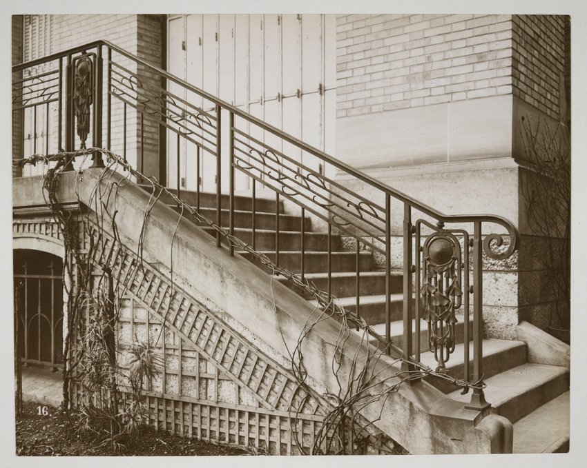 Chevojon - Escalier extérieur et rampe en fer forgé
