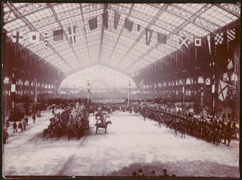 Henri Lemoine - Dans la Galerie des Machines, revue militaire, Exposition univer...