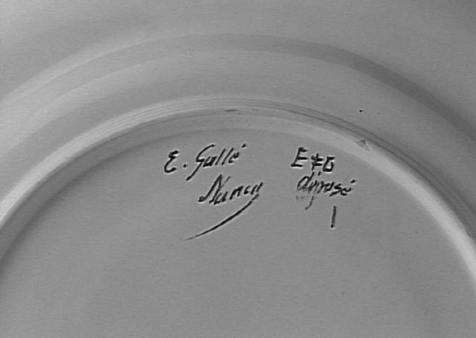 Emile Gallé - Assiette, service "Floral" : ancolie