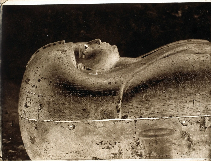 Théodule Devéria - Momie de la reine Aah-Hotep, vue de profil, en buste