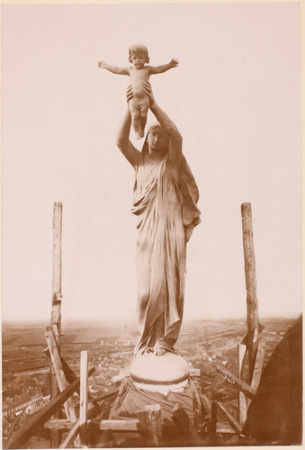 Union photographique francaise - Notre-Dame de Brébières à Albert, statue exécut...