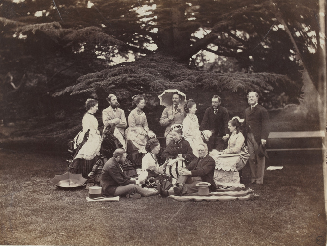 Georgiana Louisa Berkeley - Groupe de treize personnages dans un jardin ou parc