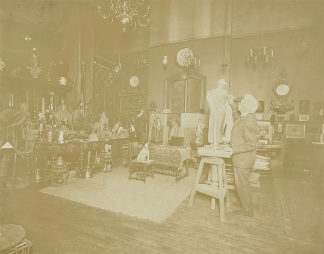 Harry C. Ellis - Portrait de Jean Léon Gérôme dans son atelier, travaillant à un...