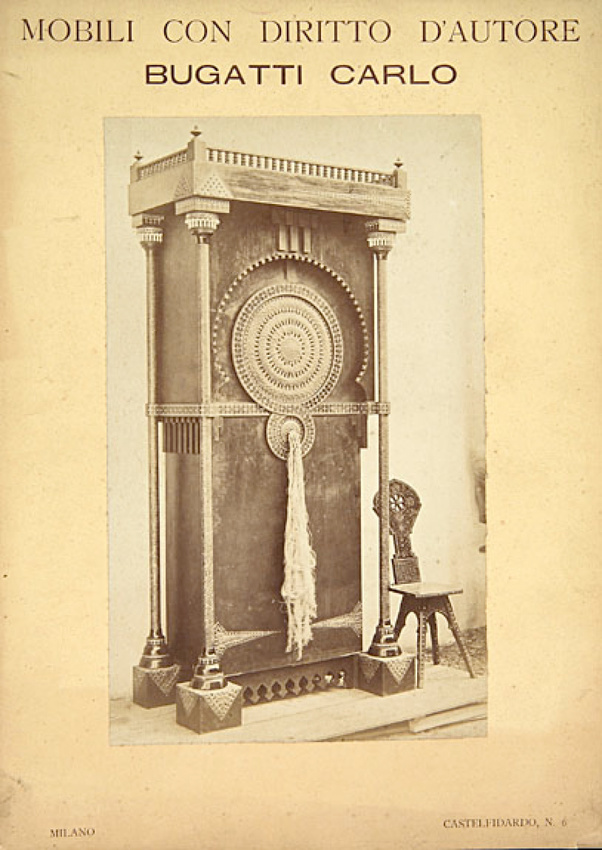 Anonyme - Photographie d'une armoire à quatre colonettes d'angle de Carlo Bugatt...