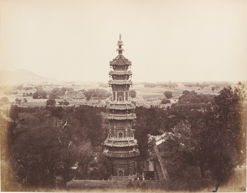 Paul Champion - Tour en porcelaine à Yuen-Min-Huen, Palais d'été de l'Empereur à...