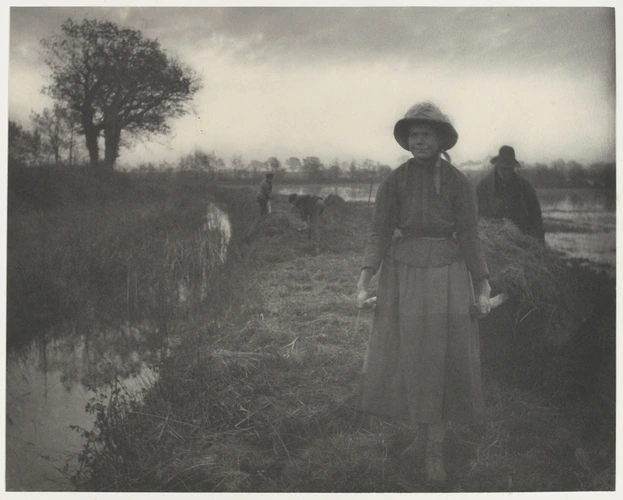 Peter Henry Emerson - Poling the Marsh Hay