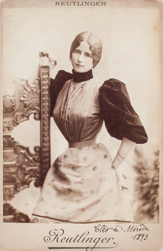 Reutlinger - Cléo de Mérode, vue de face, vers 1893