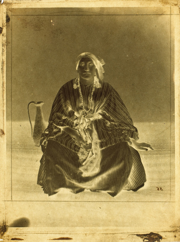 Julien Vallou de Villeneuve - Algérienne assise avec une cruche
